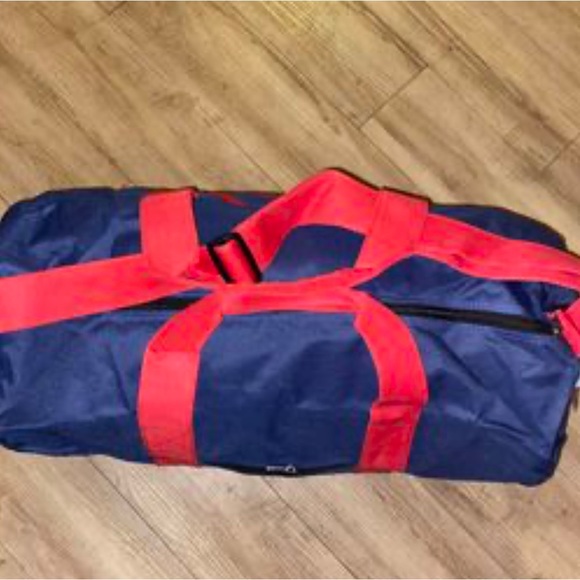 Officially Licensed MLB Boston Braves Duffle Bag - Picture 3 of 11